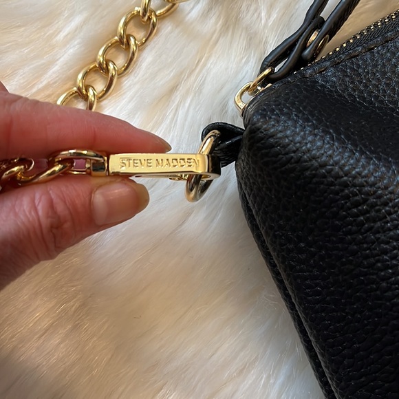 Steve Madden Black Gold Hardware Leather Crossbody Purse - Picture 9 of 9
